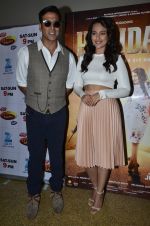 Akshay Kumar, Sonakshi Sinha promotes Holiday film on ZEE Lil masters in Famous on 21st April 2014 (24)_5355fe203f7b4.JPG