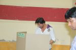 Shahrukh Khan casts his vote on 24th April 2014 (2)_53592332504f6.JPG