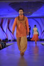 Aryan Vaid at SNDT_s Chrysallis Fashion Show in Mumbai on 25th April 2014 (113)_535b4b7124dfb.JPG
