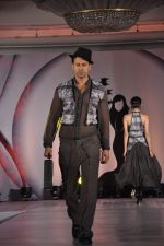 Aryan Vaid at SNDT_s Chrysallis Fashion Show in Mumbai on 25th April 2014 (96)_535b4b1456b05.JPG