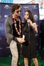 Hrithik Roshan arrives at Tampa International Airpot on 25th April 2014 for IIFA (4)_535c076f07c29.jpg