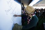 Vir Das arrives at Tampa International Airpot on 24th April 2014 for IIFA (7)_535baf258797d.jpg