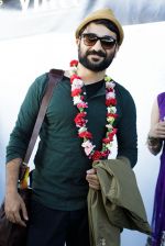 Vir Das arrives at Tampa International Airpot on 24th April 2014 for IIFA (8)_535baf2ba527a.jpg