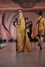 at SNDT_s Chrysallis Fashion Show in Mumbai on 25th April 2014 (110)_535b51dc46178.JPG