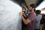 Aditya Roy Kapur arrives at Tampa International Airpot on 25th April 2014 for IIFA (1)_535ca737efa12.jpg