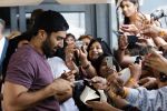 Aditya Roy Kapur arrives at Tampa International Airpot on 25th April 2014 for IIFA (3)_535ca73c87db0.jpg