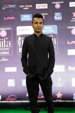 Vikram Phadnis at IIFA ROCKS Green Carpet in Tampa Convention Center on 24th April 2014 (5)_535df5ad1ef46.jpg