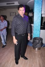 Vinay Yedekar at Kishori Shahane b_day party in Country Club, Andheri, Mumbai on 26th April 2014_535dfc730a9b9.JPG