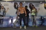 Kriti Sanon and Tiger Shroff celebrate World Dance day during the promotion of upcoming film Heropanti on 28th April 2014 (35)_535f7ccf429eb.JPG