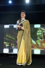 Deepika Padukone during the NDTV Indian of the year awards on 29th April 2014 (6)_5360d382cdbc7.JPG