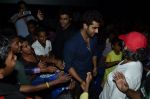 Arjun Kapoor at Special screening of 2 states for under priveledged children in Mumbai on 30th April 2014 (22)_5362329c05f65.JPG