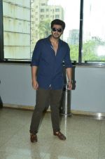 Arjun Kapoor at Special screening of 2 states for under priveledged children in Mumbai on 30th April 2014 (3)_5362326644348.JPG