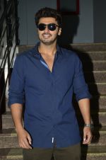 Arjun Kapoor at Special screening of 2 states for under priveledged children in Mumbai on 30th April 2014 (7)_53623274c826d.JPG