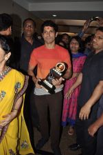 Farhan Akhtar at dadasaheb Phalke Awards in Mumbai on 30th April 2014 (1)_5362738793118.JPG