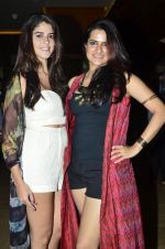 Izabelle Liete, Sona Mohapatra at the Special screening of Purani Jeans in Mumbai on 1st May 2014 (8)_5363566086aae.JPG