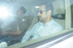 Salman Khan snapped leaving the session court disappointed in Mumbai on 6th May 2014 (4)_5369dbc3399fe.JPG