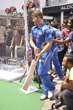 Mumbai indians at kingfisher bowl out event in Phoenix, Mumbai on 8th May 2014 (11)_536c587ae1f72.JPG