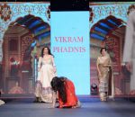 Poonam Dhillon walks for Vikram Phadnis at Pidilite CPAA Show in NSCI, Mumbai on 11th May 2014  (38)_5370b3271ee22.JPG