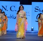 walks for Shaina NC at Pidilite CPAA Show in NSCI, Mumbai on 11th May 2014 (24)_5370b3872420a.JPG