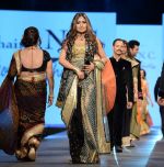 walks for Shaina NC at Pidilite CPAA Show in NSCI, Mumbai on 11th May 2014 (58)_5370b4474ee64.JPG