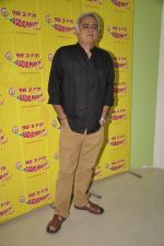Hansal Mehta at CityLights Movie Promotions at Radio Mirchi  on 14th May 2014(27)_53744b9dc9488.JPG