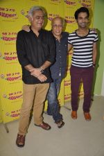 Hansal Mehta, Mahesh Bhatt, Raj Kumar Yadav at CityLights Movie Promotions at Radio Mirchi  on 14th May 2014(31)_53744bb94ed93.JPG
