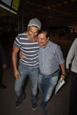 Ranveer Singh snapped at airport in Mumbai on 15th May 2014 (44)_53759f58804e6.JPG