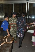Sonam Kapoor and Rhea Kapoor leave for Cannes in Airport, Mumbai on 16th May 2014 (19)_5376f4a3b8b1b.JPG