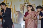 Maneka Gandhi, Akshay Kumar at Akshay Kumar_s film It_s Entertainment trailor Launch in Mumbai on 19th May 2014 (75)_537aeb42ac324.jpg