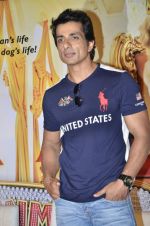 Sonu Sood at Akshay Kumar_s film It_s Entertainment trailor Launch in Mumbai on 19th May 2014 (45)_537af01ea914d.jpg