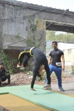 Tiger Shroff live stunt in Andheri, Mumbai on 19th May 2014 (171)_537af35928cd7.JPG