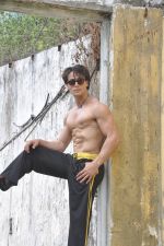 Tiger Shroff live stunt in Andheri, Mumbai on 19th May 2014 (231)_537af37a7e37a.JPG