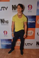 Tiger Shroff promote Heropanti at Mad Over Donuts launches Donutpanti donut in Mumbai on 19th May 2014 (104)_537aeac0c2a18.JPG