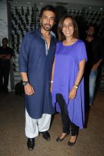 Deeya Singh with Ashish Chaudhary at Ek Mutthi Aasmaan TV Serial celebration party in Mumbai on 20th May 2014_537cb516bd9ac.JPG