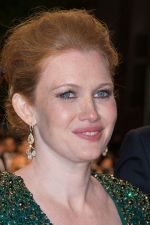 0516_RC_Mireille_Enos_in_Chopard_02_537f2f80af043.jpg