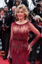 Jane_Fonda_in_Chopard_02_537f30268f970.jpg