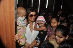 Sushmita Sen spends time with kids in PVR, Mumbai on 22nd May 2014 (21)_537efaa40284d.JPG