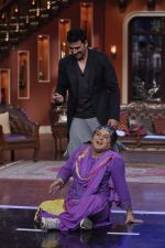 Akshay Kumar on the sets of Comedy Nights with Kapil in Mumbai on 23rd May 2014 (114)_5380855576a4e.JPG