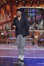 Akshay Kumar on the sets of Comedy Nights with Kapil in Mumbai on 23rd May 2014 (120)_538085577ba1d.JPG