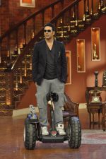 Akshay Kumar on the sets of Comedy Nights with Kapil in Mumbai on 23rd May 2014 (13)_53808529e4cd2.JPG