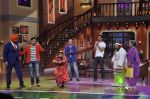 Akshay Kumar on the sets of Comedy Nights with Kapil in Mumbai on 23rd May 2014 (131)_5380855fcf52e.JPG