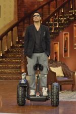 Akshay Kumar on the sets of Comedy Nights with Kapil in Mumbai on 23rd May 2014 (23)_5380852e19294.JPG