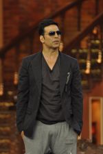 Akshay Kumar on the sets of Comedy Nights with Kapil in Mumbai on 23rd May 2014 (25)_5380852f276a4.JPG