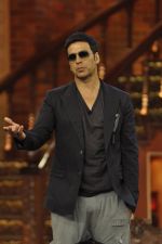 Akshay Kumar on the sets of Comedy Nights with Kapil in Mumbai on 23rd May 2014 (26)_5380852fa8f2d.JPG