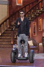 Akshay Kumar on the sets of Comedy Nights with Kapil in Mumbai on 23rd May 2014 (29)_5380853135d08.JPG