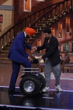 Akshay Kumar on the sets of Comedy Nights with Kapil in Mumbai on 23rd May 2014 (37)_538085343263d.JPG