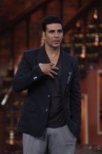 Akshay Kumar on the sets of Comedy Nights with Kapil in Mumbai on 23rd May 2014 (39)_538085353f569.JPG