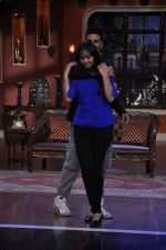 Akshay Kumar on the sets of Comedy Nights with Kapil in Mumbai on 23rd May 2014 (55)_5380853bb6f6a.JPG