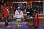 Akshay Kumar on the sets of Comedy Nights with Kapil in Mumbai on 23rd May 2014 (74)_538085455a0fa.JPG