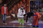 Akshay Kumar on the sets of Comedy Nights with Kapil in Mumbai on 23rd May 2014 (76)_538085465068f.JPG